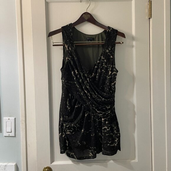 Saks Fifth Avenue Tops - Saks Fifth Avenue Women's Layered Tank top. Size Medium (label says XL)